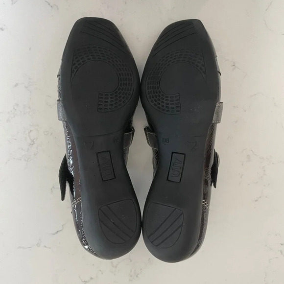 Un Tour en Ville Casual Funky Sgl Strap Patent Leather Shoes Brown Grey Sz 36 - Picture 8 of 12